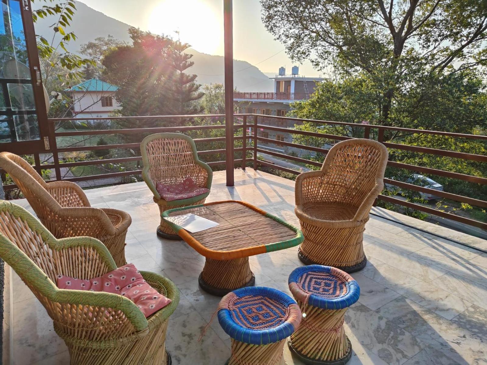 Aditya Homestay Bir-Billing Surrounded By Mountains Экстерьер фото